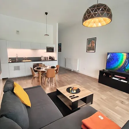 Superbe Aux Machines De L'ile *